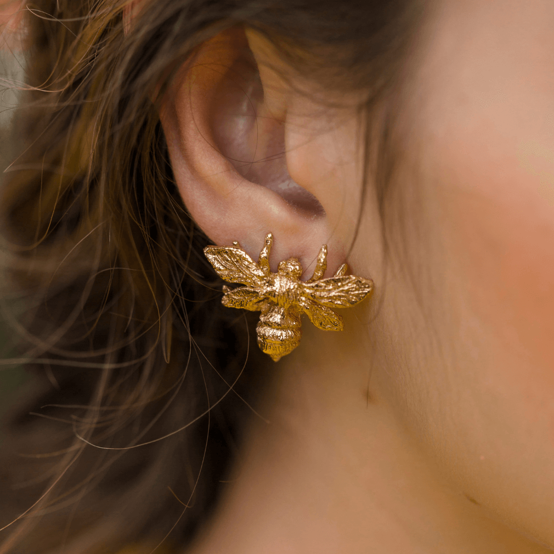 Bee earrings gold