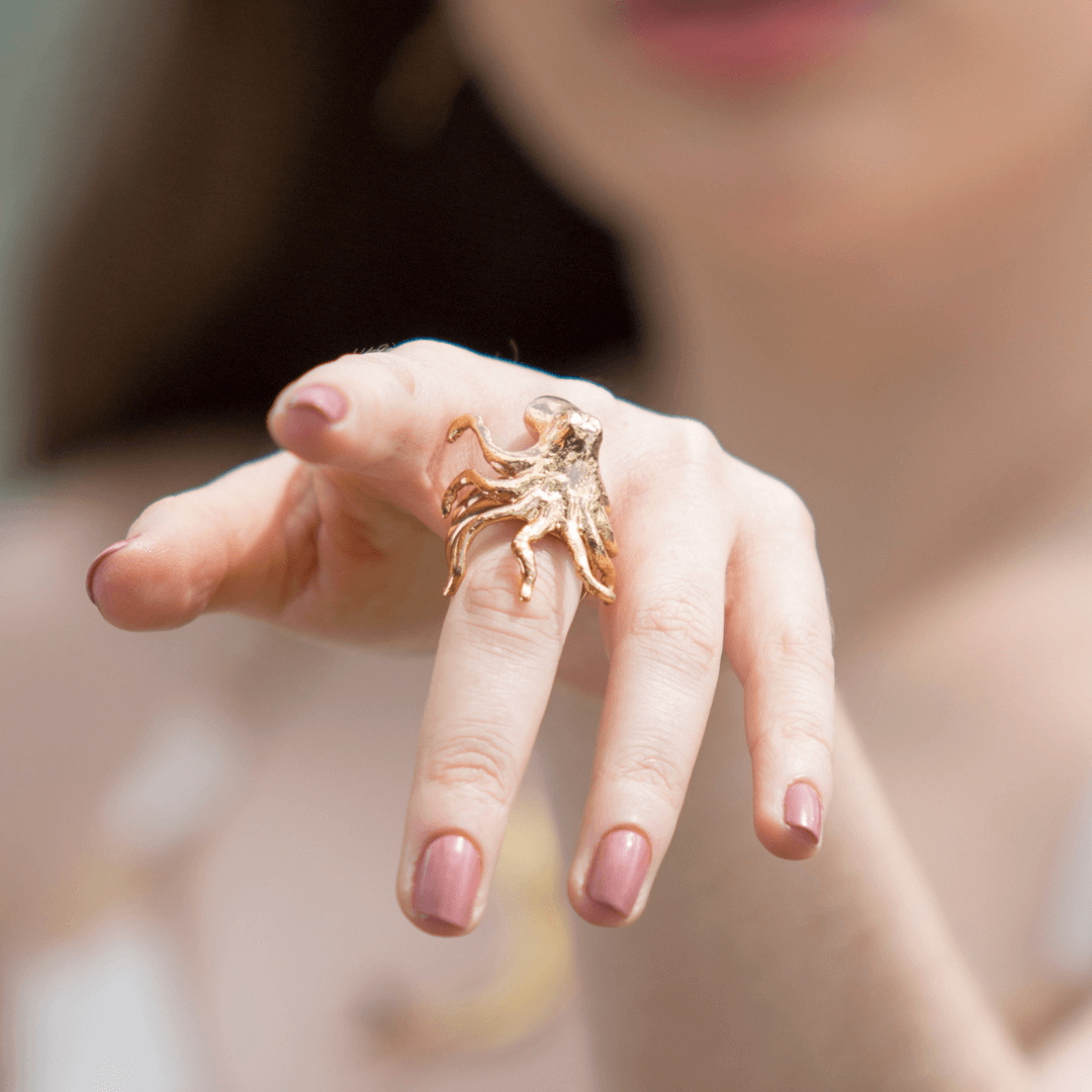 Octopus ring gold hand